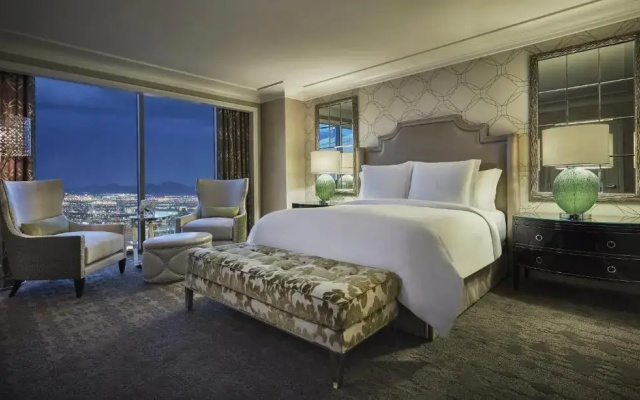1 Bedroom Strip view Double Suite