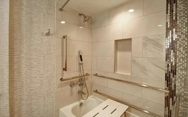 2-room Hearing Accessible Double Suite