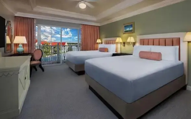 3 Bedrooms Grand Villa with lake view