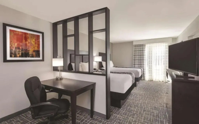 Deluxe Double Suite