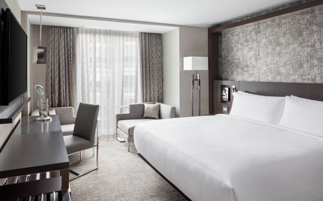 Superior room with courtyard view