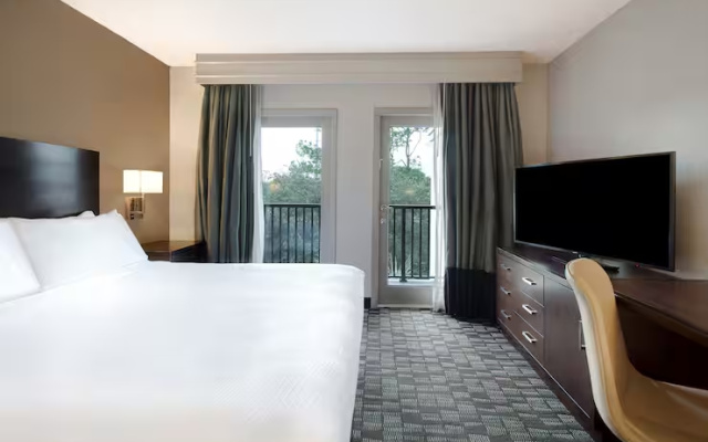 Two-room South Wing Building Double Suite with balcony