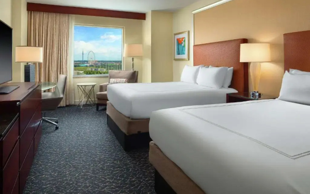 Twin room with pool view