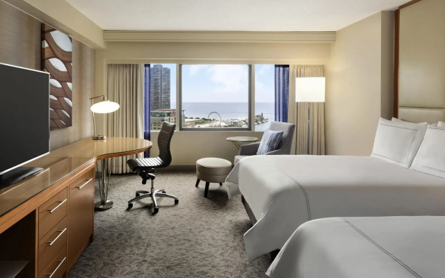 Classic Twin room with city view