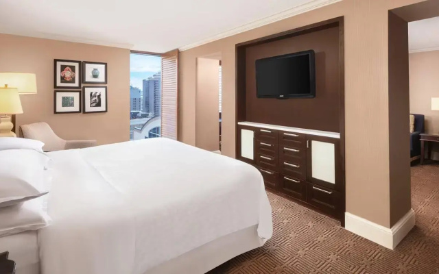Executive Double Club Suite