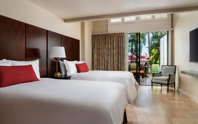 Historic Wing Twin Suite with garden view