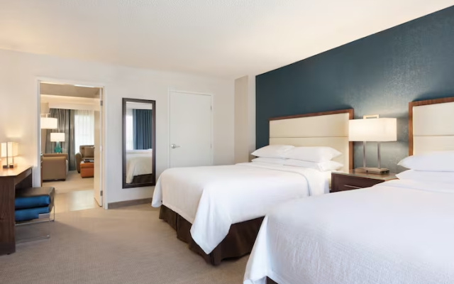 2 rooms Corner Suite