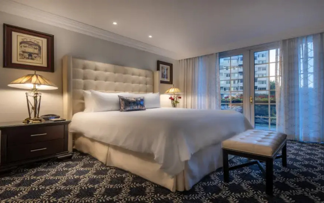 Plaza Luxury Suite