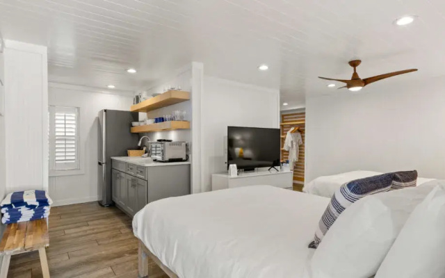 Palmetto room
