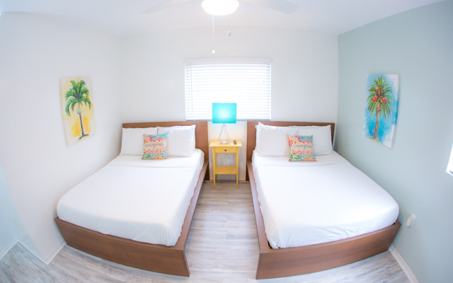 1 Bedroom Quadruple Suite with pool view