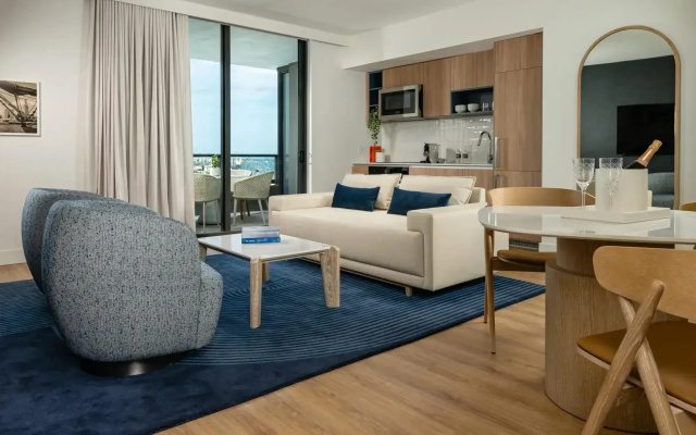 1 Bedroom Quadruple Suite with city view