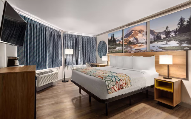 Double Honeymoon Suite