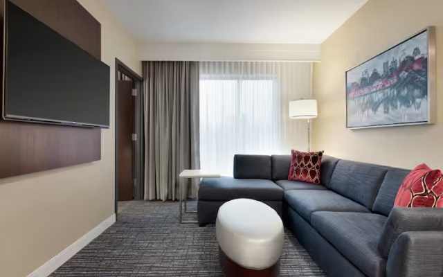 Premium Mobility/Hearing Accessible Double Suite