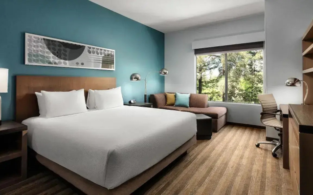 Accessible Double Den Guestroom
