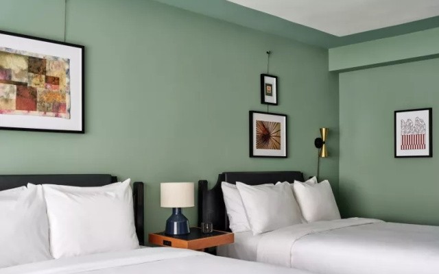 Deluxe Quadruple room