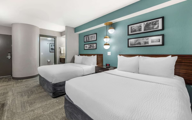 Quadruple room