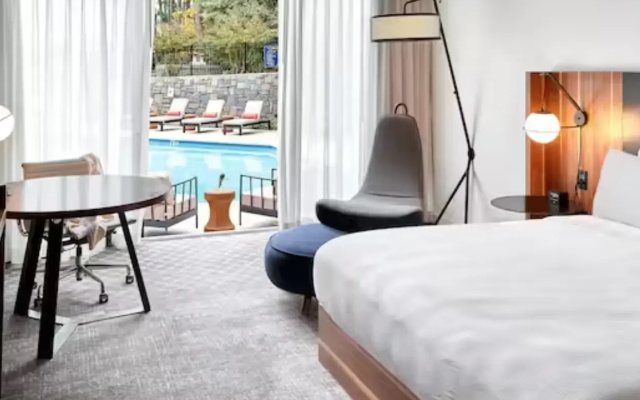 Walk-Out Access To Outdoor Pool Double room