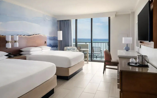 Deluxe Twin room with balcony and oceanfront