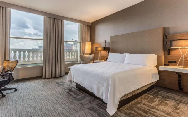 Premium Mobility/Hearing Accessible with Tub Double room