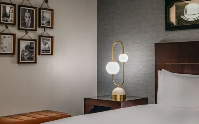 Larger Double room with urban view