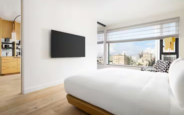 1 Bedroom Skyline Double Suite