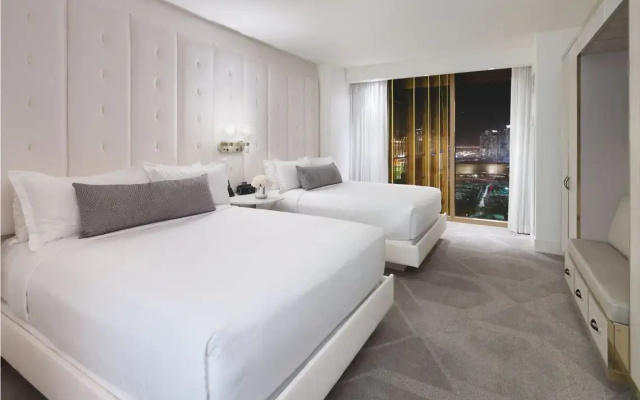 W Escape Strip View Twin Suite