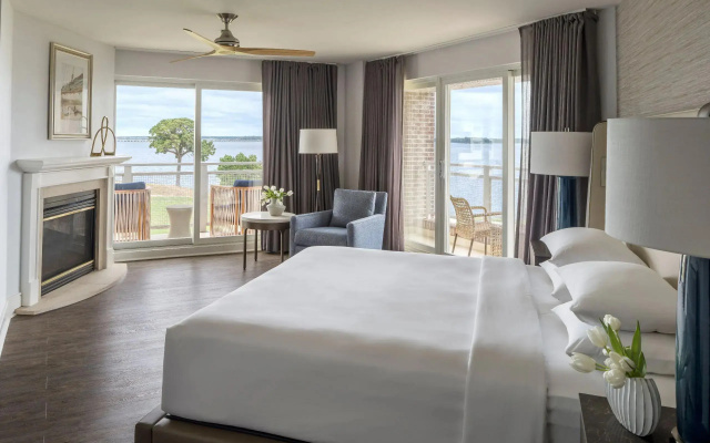 Presidential Double Suite with water view