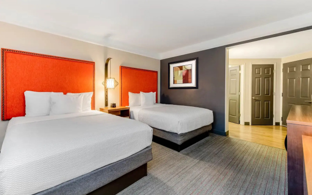 Accessible Quadruple room with view