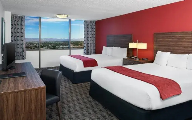 Deluxe Twin room with city view