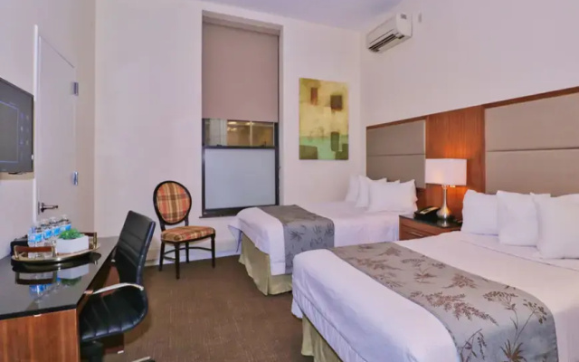 Deluxe Handicap Accessible Quadruple room