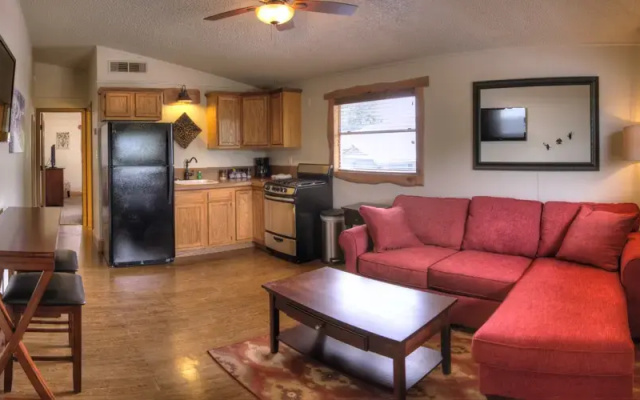 1 Bedroom Riverbend Cabin