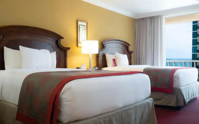 Deluxe room with partial ocean view