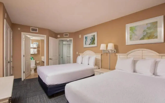3 Bedrooms Corner oceanfront