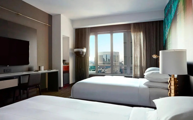 Twin room Partial City View