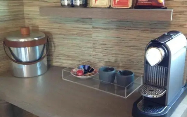 Signature room