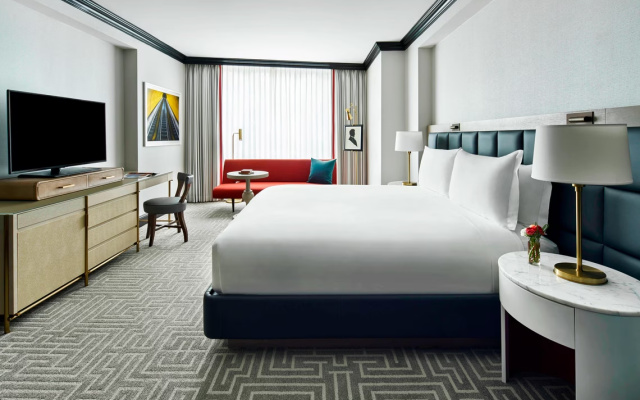 Premier room