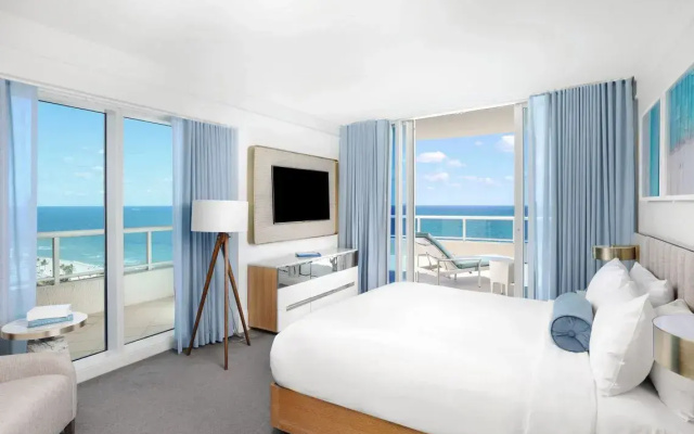 3 Bedrooms Residential Suite with balcony and oceanfront