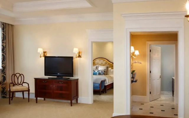 Ginter Accessible Double Suite