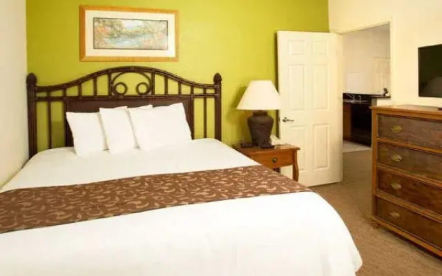 4 Bedrooms 4 Bath Standard Suite