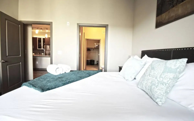 1 Bedroom Business Double Apartment with pool view