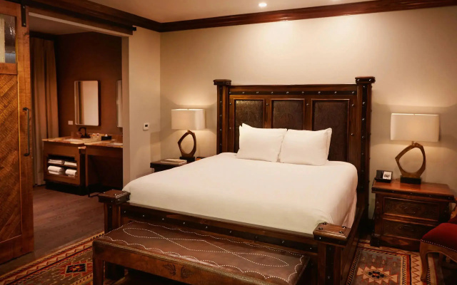John Wayne Suite