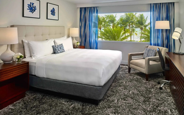 Accessible Double Junior Suite with ocean view