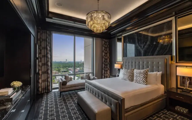The Post Oak Double Suite