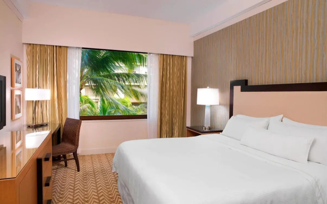 Diamond room with city view