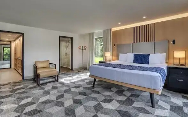 1 Bedroom Garden Wing Suite
