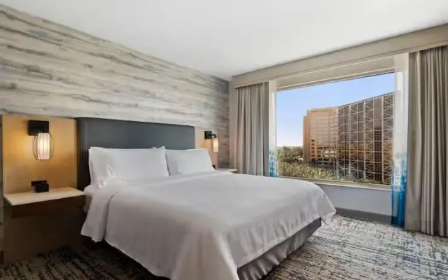 1 Bdrm Hearing Accessible Double Suite