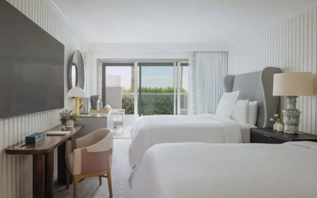 2 Bedrooms Private Patio Suite