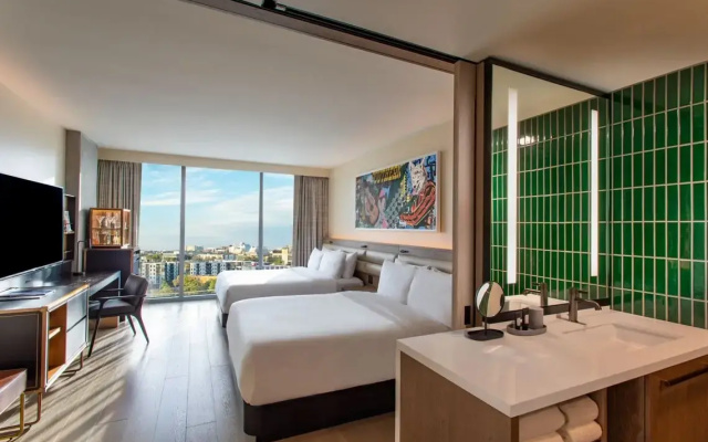 Deluxe Quadruple room City View