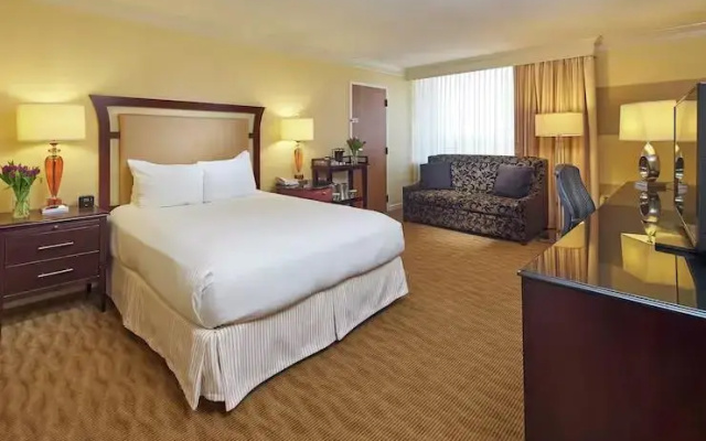 Executive Level room