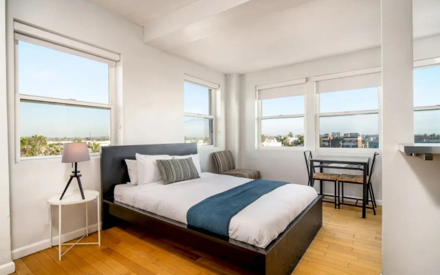 Double Studio with partial ocean view